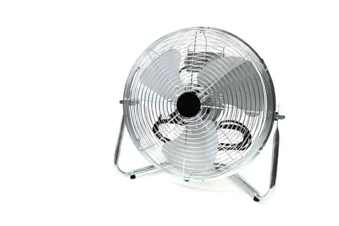 Should I Run A Fan With A Dehumidifier?